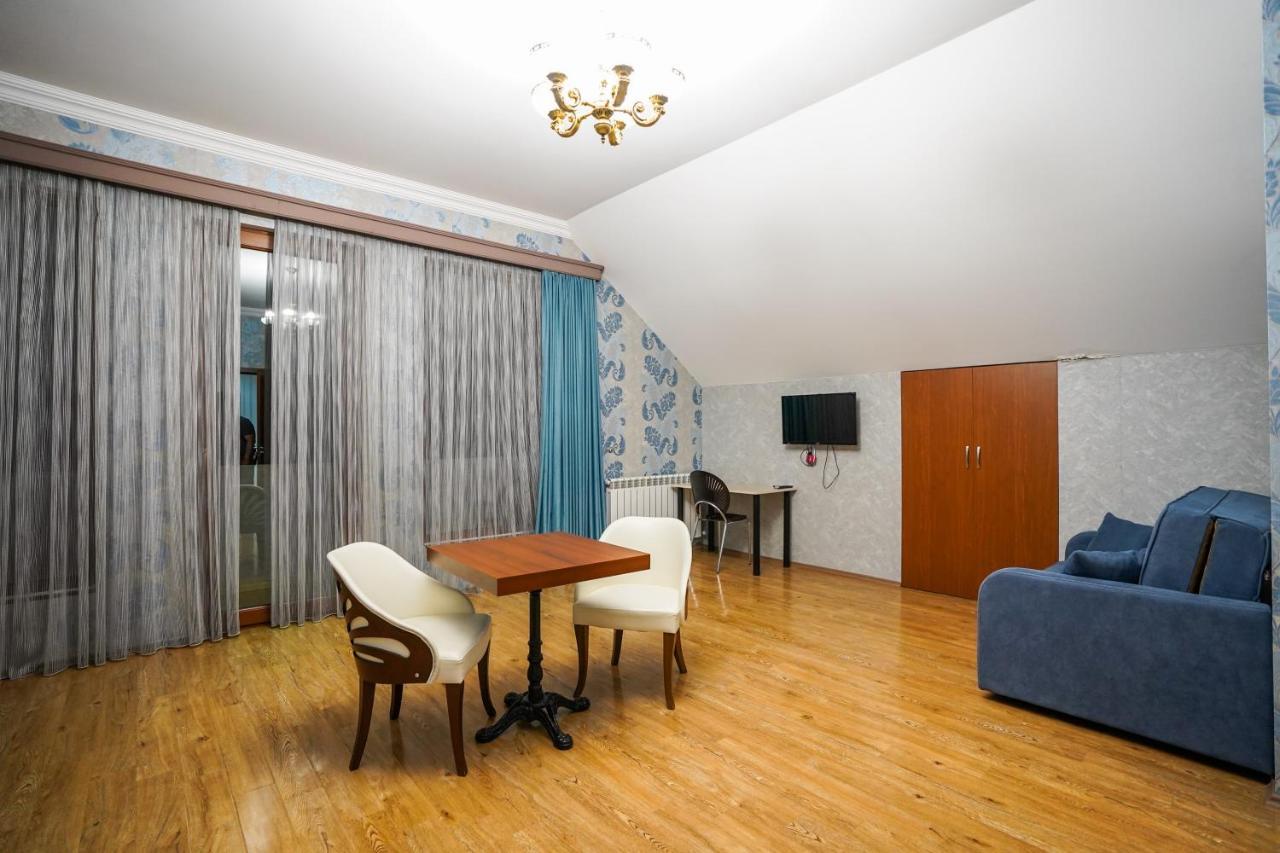 Natali Hotel Bordjomi Extérieur photo