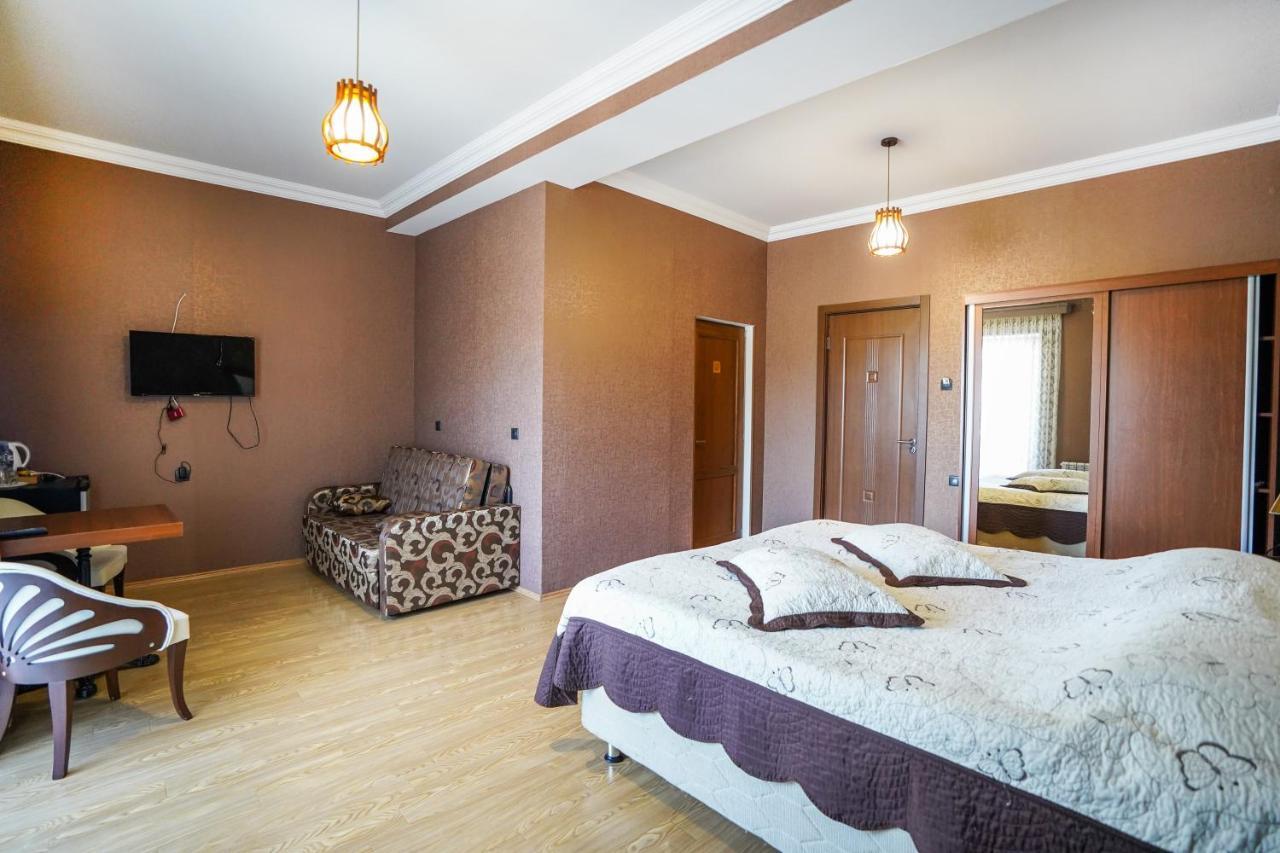 Natali Hotel Bordjomi Extérieur photo