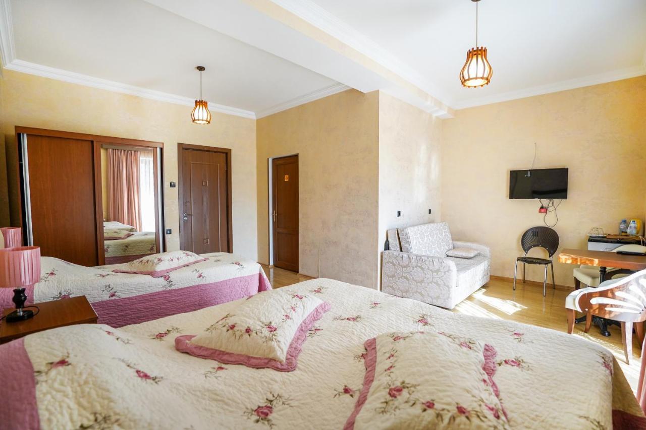 Natali Hotel Bordjomi Extérieur photo