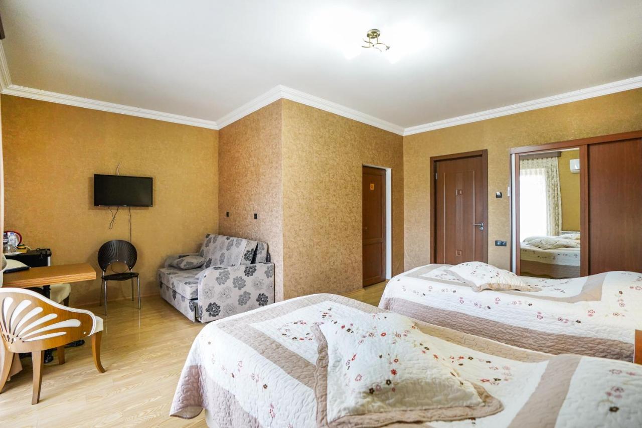 Natali Hotel Bordjomi Extérieur photo