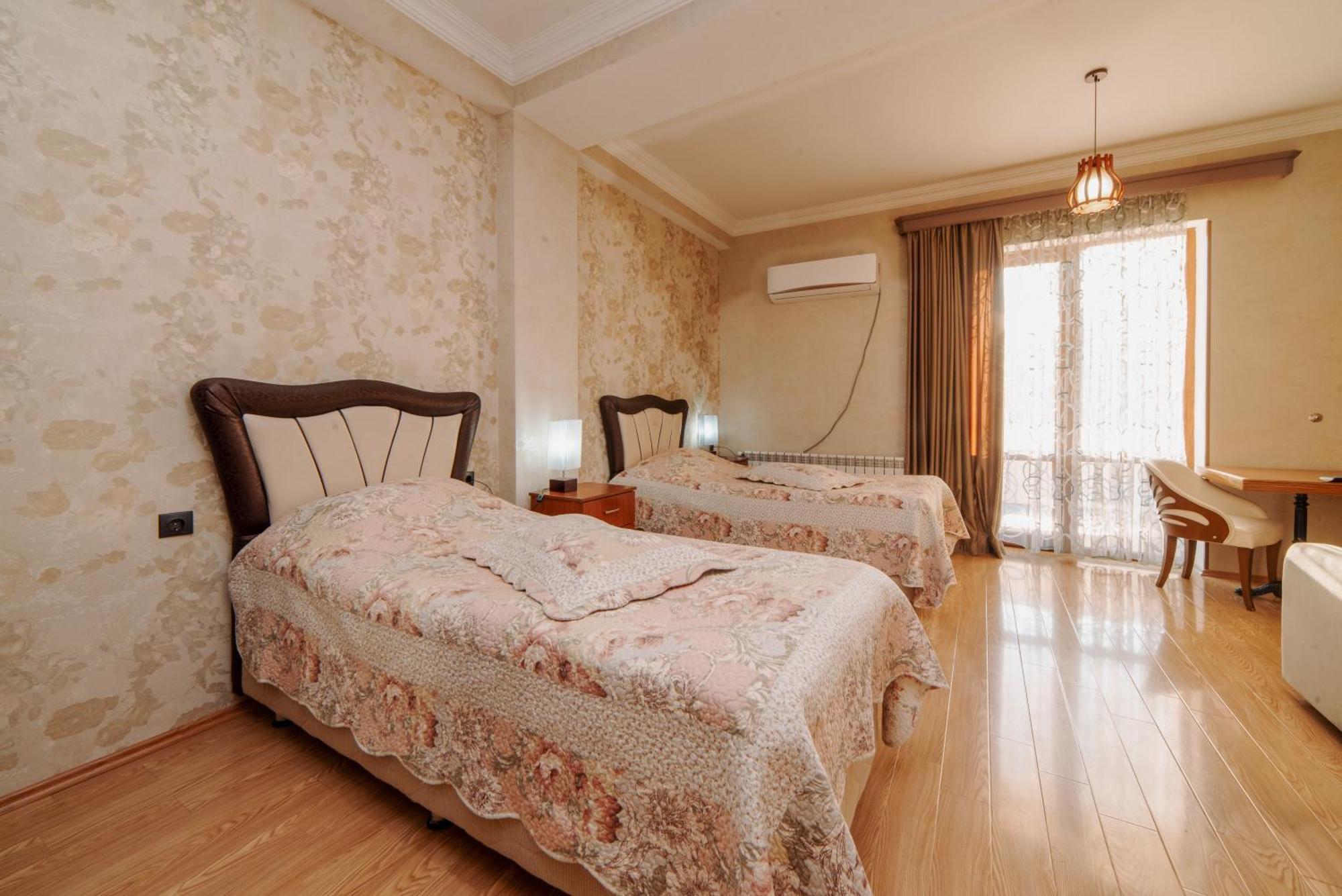 Natali Hotel Bordjomi Extérieur photo